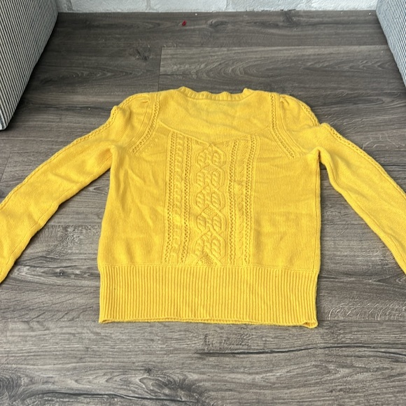 CASHMERE XS Aqua sweater YELLOW 🌼 from Bloomingdale’s - Picture 6 of 6